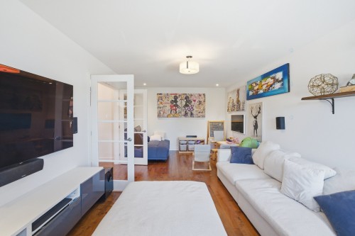 Salle familiale - 267 Rue Capes, Saint-Constant, QC - Indoor Photo Showing Living Room