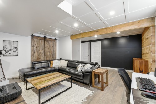 Salle familiale - 267 Rue Capes, Saint-Constant, QC - Indoor