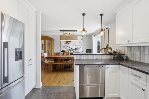 Cuisine - 267 Rue Capes, Saint-Constant, QC - Indoor Photo Showing Kitchen
