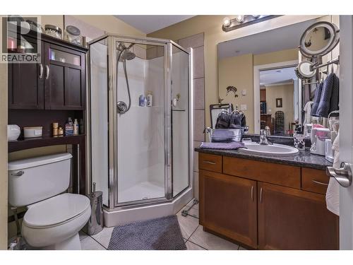 240 Wade Avenue W Avenue Unit# 305, Penticton, BC - Indoor Photo Showing Bathroom