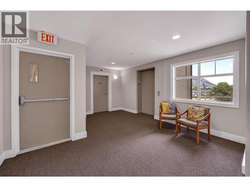 240 Wade Avenue W Avenue Unit# 305, Penticton, BC - Indoor Photo Showing Other Room