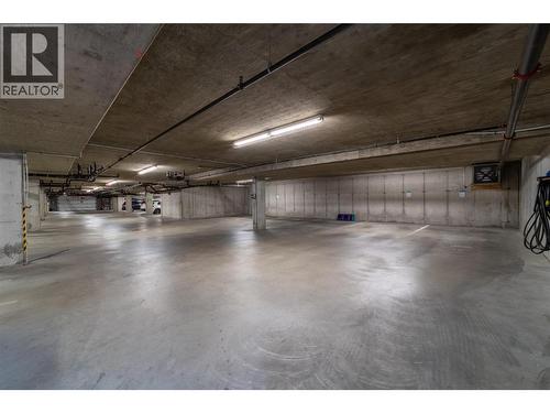 240 Wade Avenue W Avenue Unit# 305, Penticton, BC - Indoor Photo Showing Garage