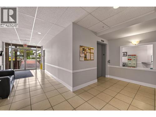 240 Wade Avenue W Avenue Unit# 305, Penticton, BC - Indoor Photo Showing Other Room