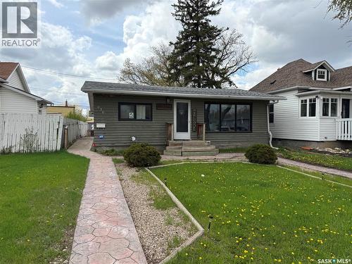 936 Wallace Street, Regina, SK - Outdoor With Facade