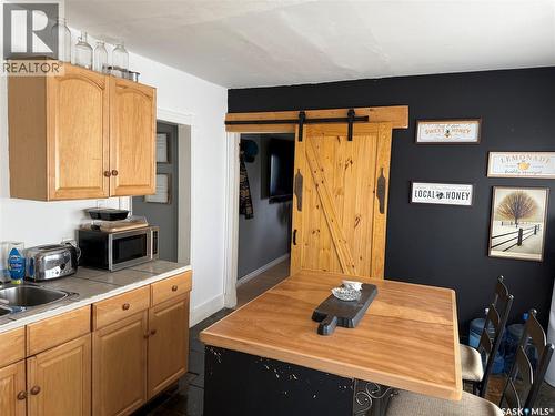 936 Wallace Street, Regina, SK - Indoor Photo Showing Kitchen