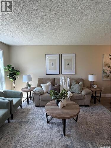 358 Cedar Meadow Drive, Regina, SK - Indoor Photo Showing Living Room