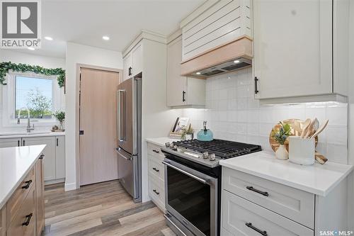 112 8Th Avenue E, Watrous, SK - Indoor Photo Showing Kitchen With Upgraded Kitchen