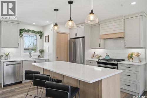 112 8Th Avenue E, Watrous, SK - Indoor Photo Showing Kitchen With Upgraded Kitchen