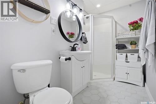 112 8Th Avenue E, Watrous, SK - Indoor Photo Showing Bathroom