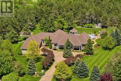 7 SUGARBUSH LANE  Uxbridge, ON L9P 2A1