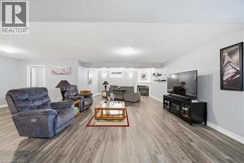 4 Lynndale Road, Simcoe, ON - Indoor Photo Showing Living Room