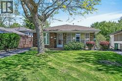 38 TYRONE Drive  Hamilton, ON L9C 2M7