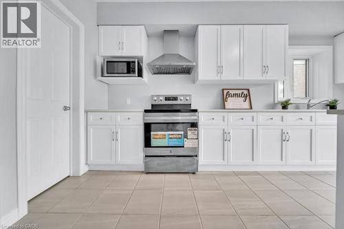 43 Sugar Trail, Kitchener, ON - Indoor Photo Showing Kitchen