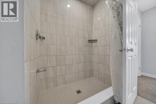 43 Sugar Trail, Kitchener, ON - Indoor Photo Showing Bathroom