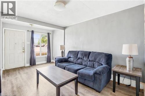 276 Roxborough Avenue, Hamilton, ON - Indoor Photo Showing Living Room