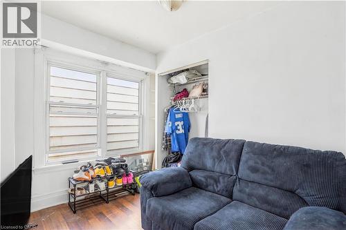 276 Roxborough Avenue, Hamilton, ON - Indoor Photo Showing Living Room