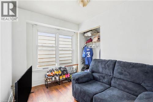 276 Roxborough Avenue, Hamilton, ON - Indoor Photo Showing Living Room