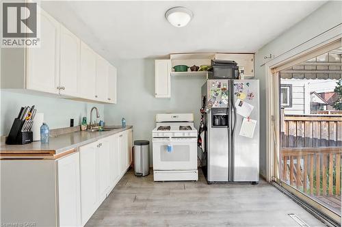 276 Roxborough Avenue, Hamilton, ON - Indoor Photo Showing Kitchen