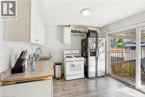 276 Roxborough Avenue, Hamilton, ON - Indoor Photo Showing Kitchen