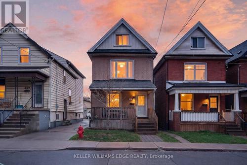 209 GLENDALE AVENUE N  Hamilton, ON L8L 7K2