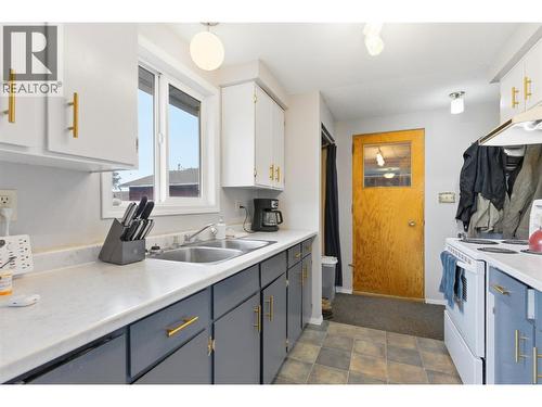 421 Tingley Street, Ashcroft, BC - Indoor Photo Showing Kitchen With Double Sink