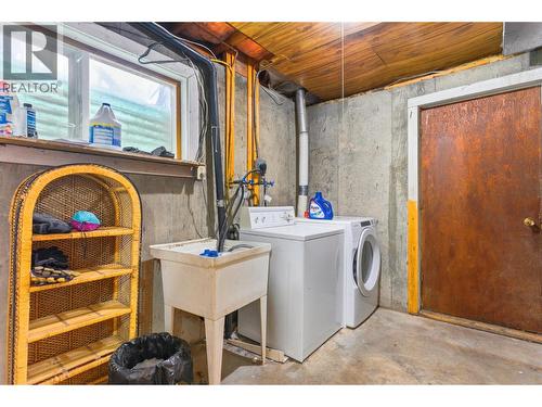 421 Tingley Street, Ashcroft, BC - Indoor Photo Showing Laundry Room