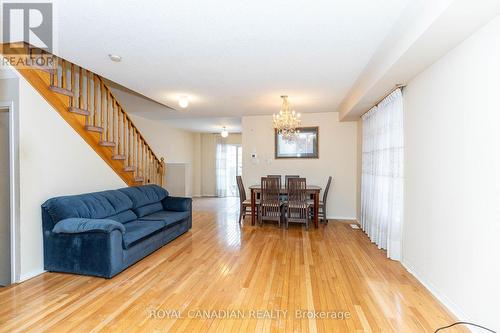 101 Crystalview Crescent, Brampton, ON - Indoor Photo Showing Living Room