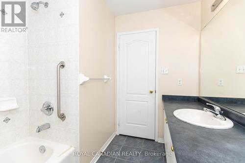101 Crystalview Crescent, Brampton, ON - Indoor Photo Showing Bathroom