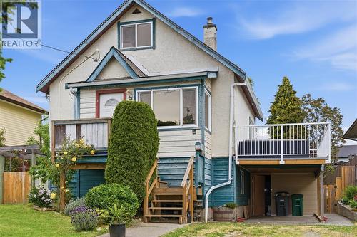 236 Crease Ave  Saanich, BC V8Z 1S9