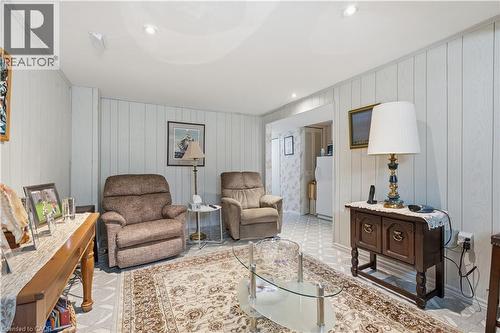 1526 Westminster Place, Burlington, ON - Indoor Photo Showing Living Room