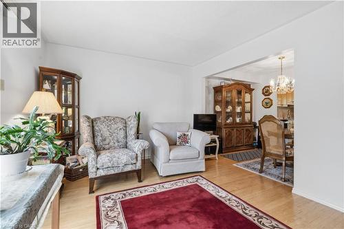 1526 Westminster Place, Burlington, ON - Indoor Photo Showing Living Room