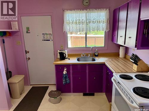 70 Hatton Crescent, Regina, SK - Indoor Photo Showing Kitchen