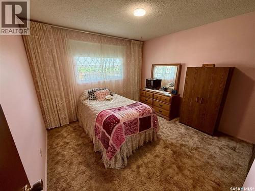 70 Hatton Crescent, Regina, SK - Indoor Photo Showing Bedroom