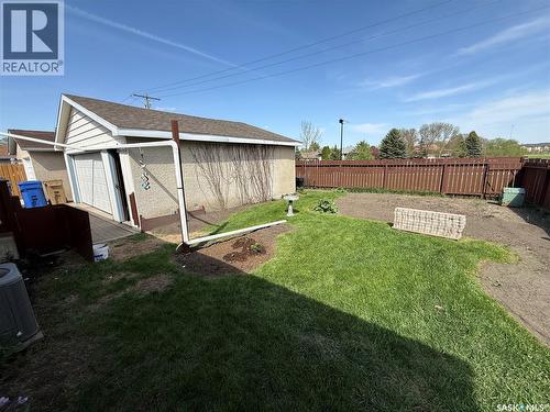70 Hatton Crescent, Regina, SK - Outdoor