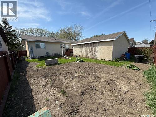 70 Hatton Crescent, Regina, SK - Outdoor