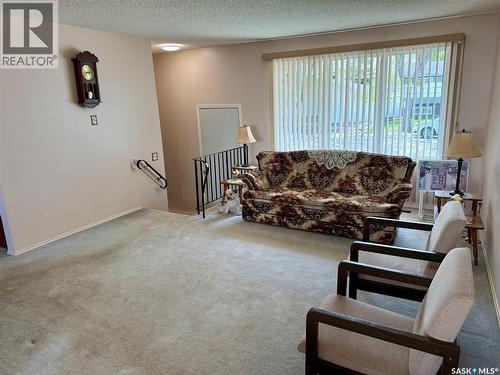 70 Hatton Crescent, Regina, SK - Indoor Photo Showing Living Room