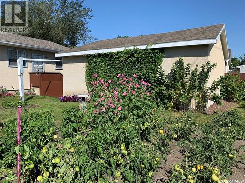 70 Hatton Crescent, Regina, SK - Outdoor