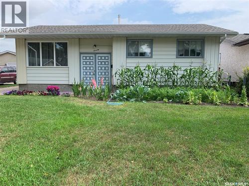 70 Hatton Crescent, Regina, SK - Outdoor