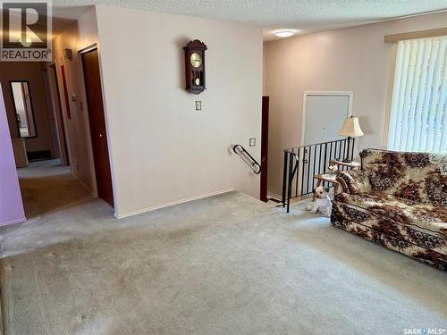 70 Hatton Crescent, Regina, SK - Indoor