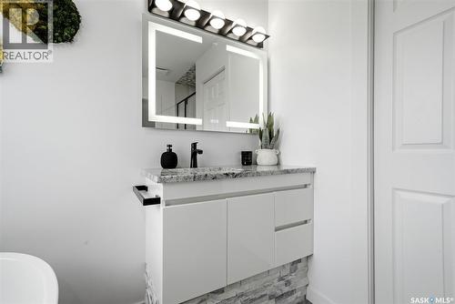 709 Aspen Crescent, Pilot Butte, SK - Indoor Photo Showing Bathroom