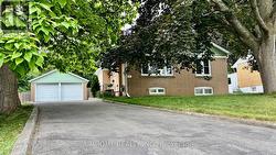 12 CANHAM CRESCENT Toronto, ON M1S 2H6