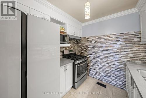 95 Quantrell Trail, Toronto, ON - Indoor Photo Showing Kitchen