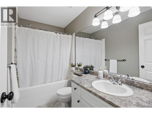 444 Azure Place, Kamloops, BC - Indoor Photo Showing Bathroom