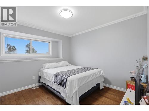 444 Azure Place, Kamloops, BC - Indoor Photo Showing Bedroom