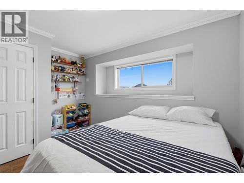 444 Azure Place, Kamloops, BC - Indoor Photo Showing Bedroom