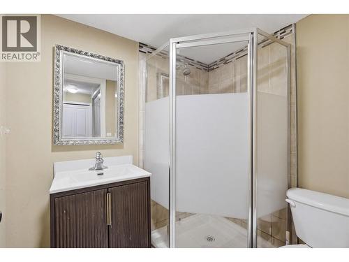 444 Azure Place, Kamloops, BC - Indoor Photo Showing Bathroom