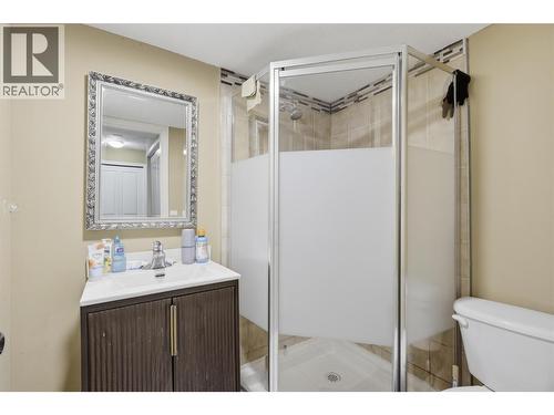 444 Azure Place, Kamloops, BC - Indoor Photo Showing Bathroom