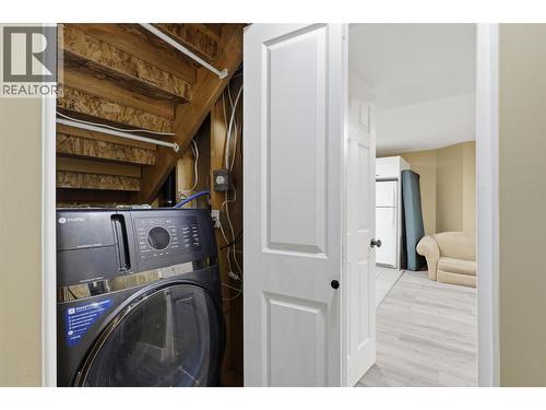 444 Azure Place, Kamloops, BC - Indoor Photo Showing Laundry Room