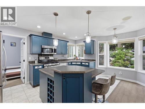 444 Azure Place, Kamloops, BC - Indoor Photo Showing Kitchen With Upgraded Kitchen