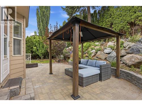 444 Azure Place, Kamloops, BC - Outdoor With Exterior